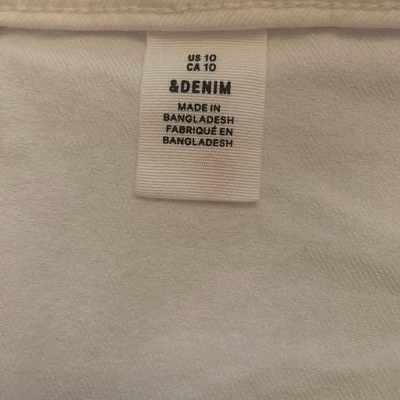 H&M white denim skirt. - Picture 4 of 4